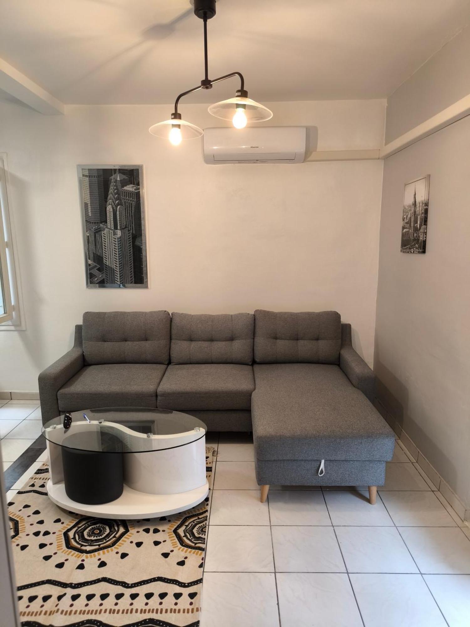 F1 200 Metre De La Gare Apartment