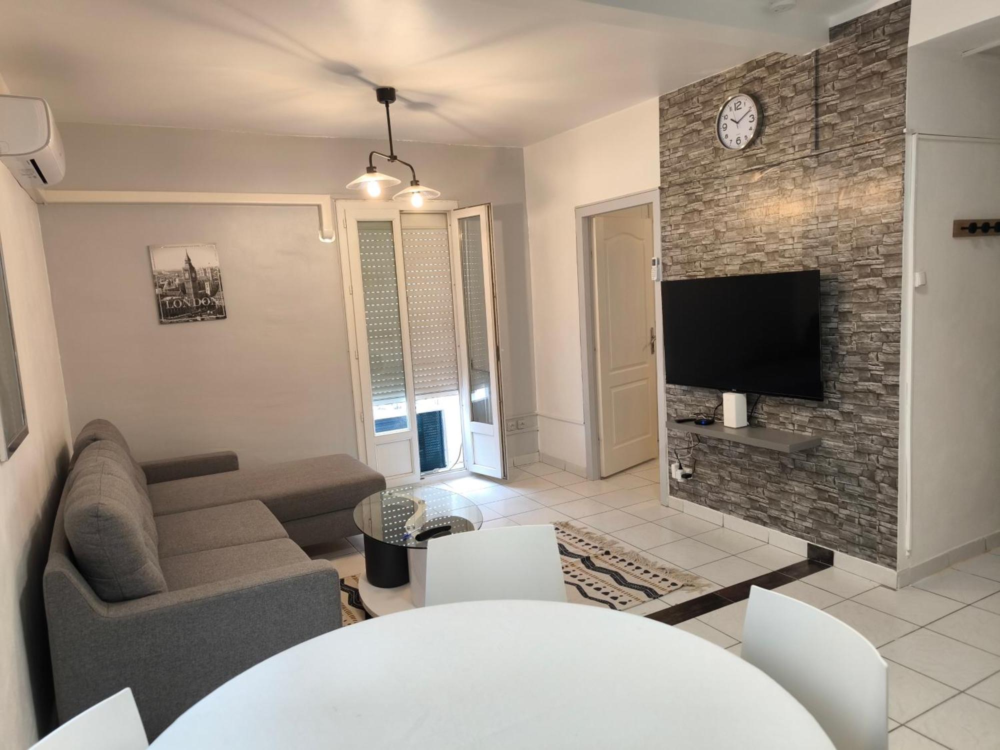 Apartment F1 200 Metre De La Gare *