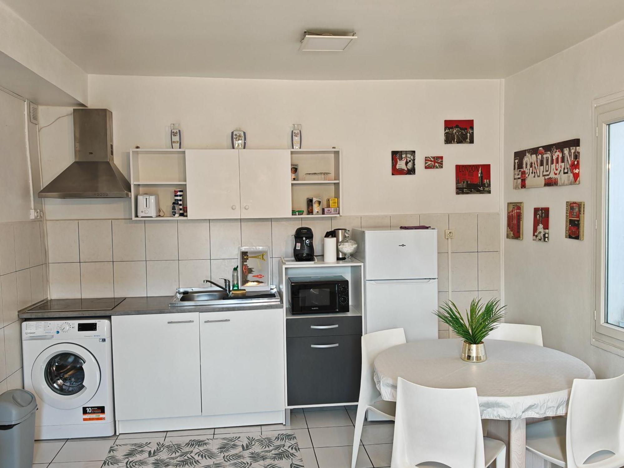 F1 200 Metre De La Gare Apartment *